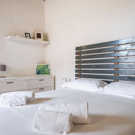 2 Rooms Next To A Market And Piazza Santa Croce - Homeunity Florenz Exterior foto