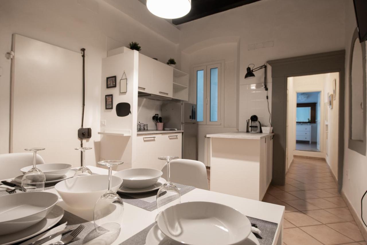 2 Rooms Next To A Market And Piazza Santa Croce - Homeunity Florenz Exterior foto