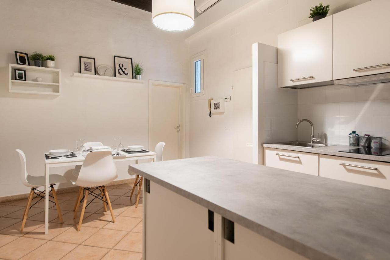 2 Rooms Next To A Market And Piazza Santa Croce - Homeunity Florenz Exterior foto