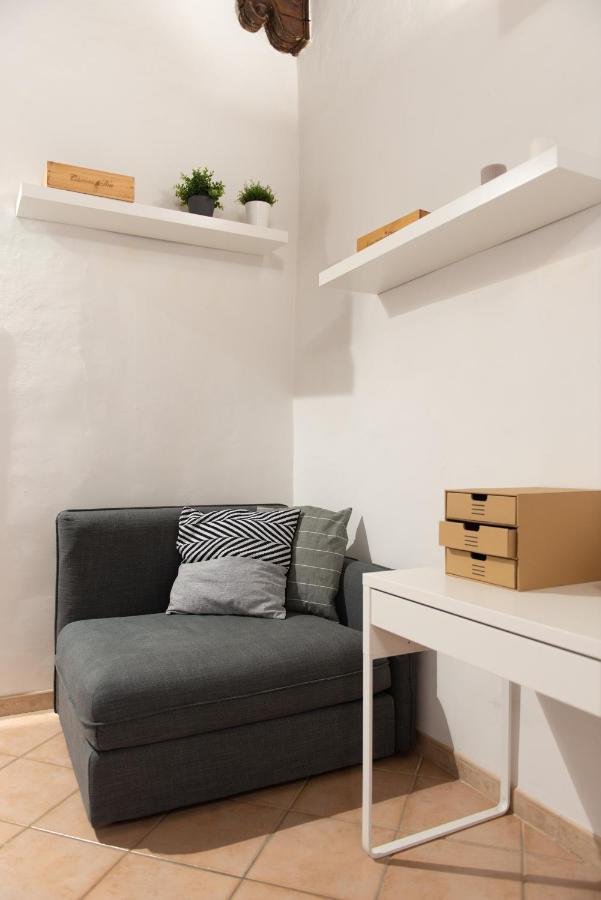 2 Rooms Next To A Market And Piazza Santa Croce - Homeunity Florenz Exterior foto