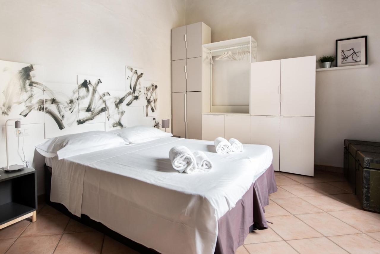 2 Rooms Next To A Market And Piazza Santa Croce - Homeunity Florenz Exterior foto