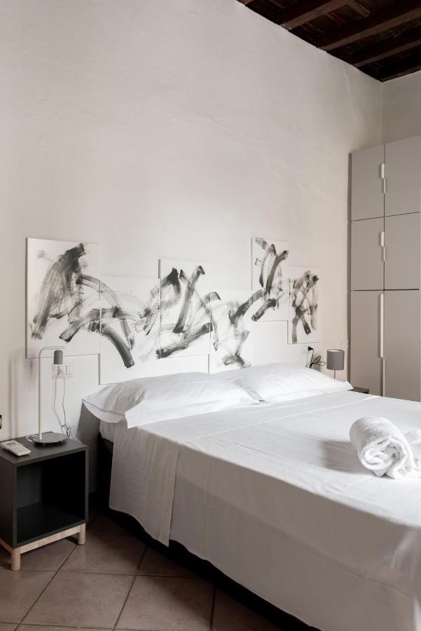 2 Rooms Next To A Market And Piazza Santa Croce - Homeunity Florenz Exterior foto