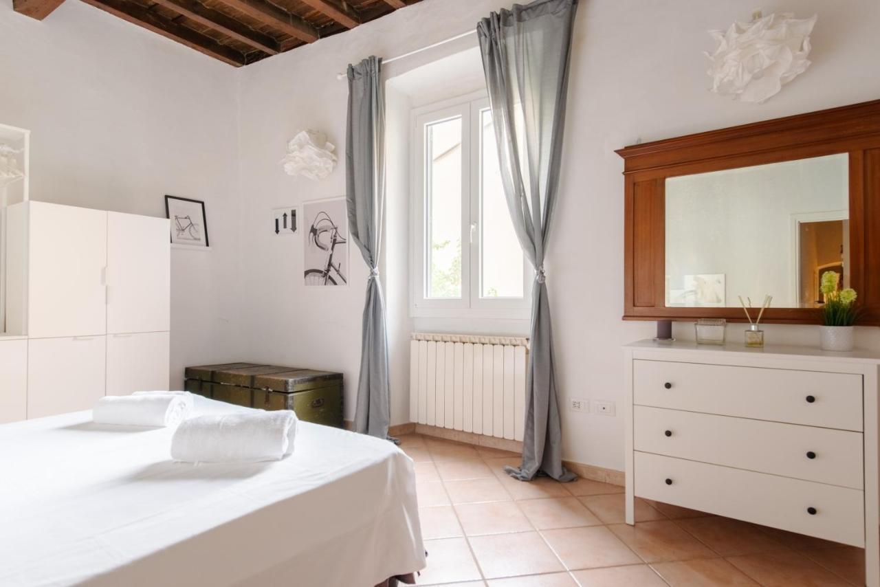 2 Rooms Next To A Market And Piazza Santa Croce - Homeunity Florenz Exterior foto